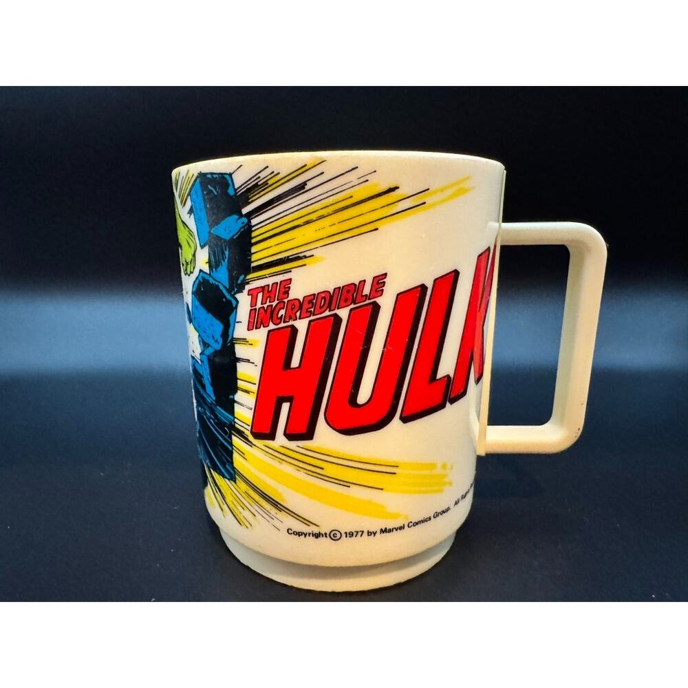 Vintage 1977 The Incredible Hulk Marvel Comics Deka NJ Plastic Cup Mug w/ Handle
